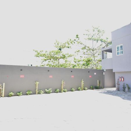 Residencial Melfi 3 Ap.1 Frente Apartment Bombinhas Exterior photo