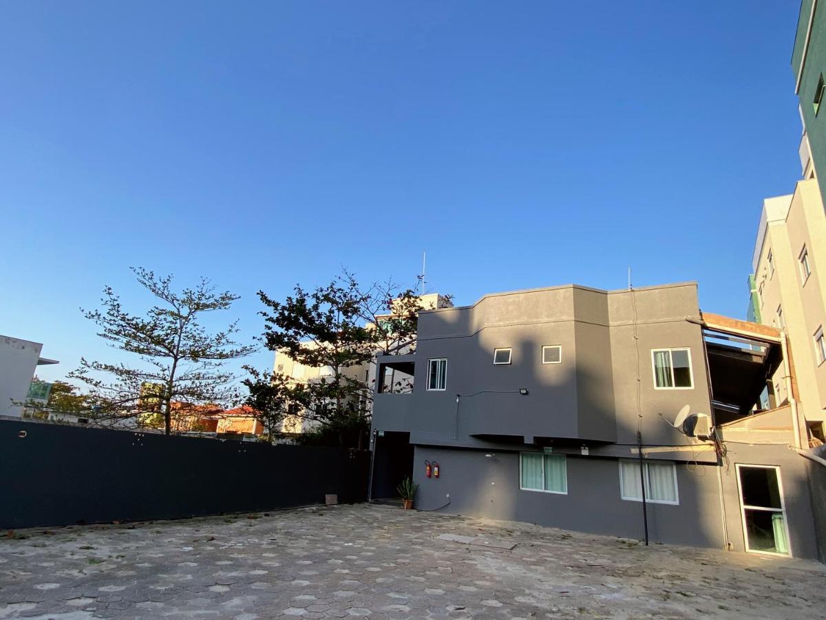 Residencial Melfi 3 Ap.1 Frente Apartment Bombinhas Exterior photo