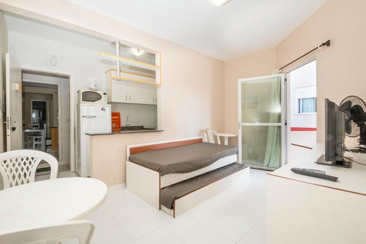 Residencial Melfi 3 Ap.1 Frente Apartment Bombinhas Exterior photo